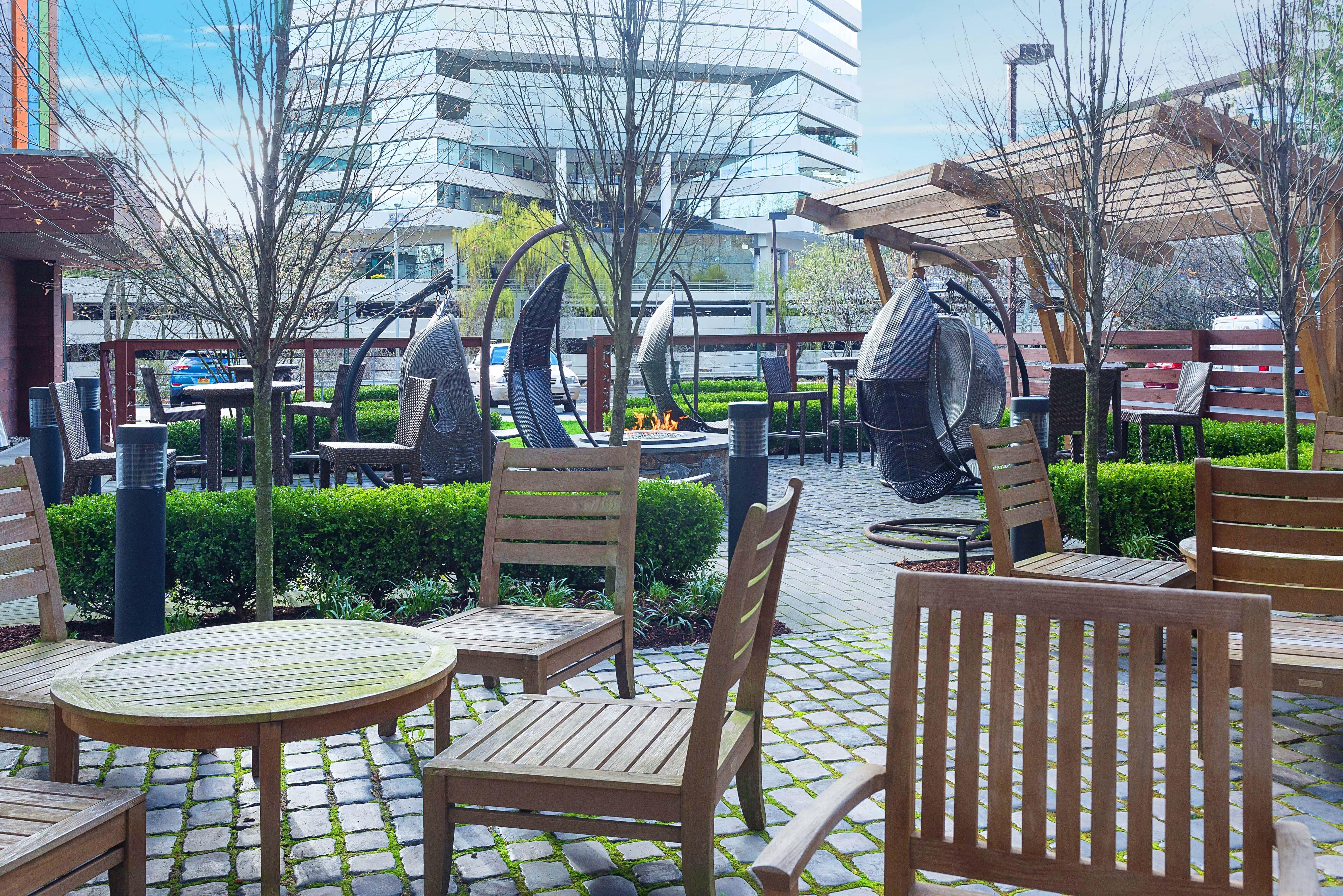 Even Hotel Norwalk By Ihg Bagian luar foto