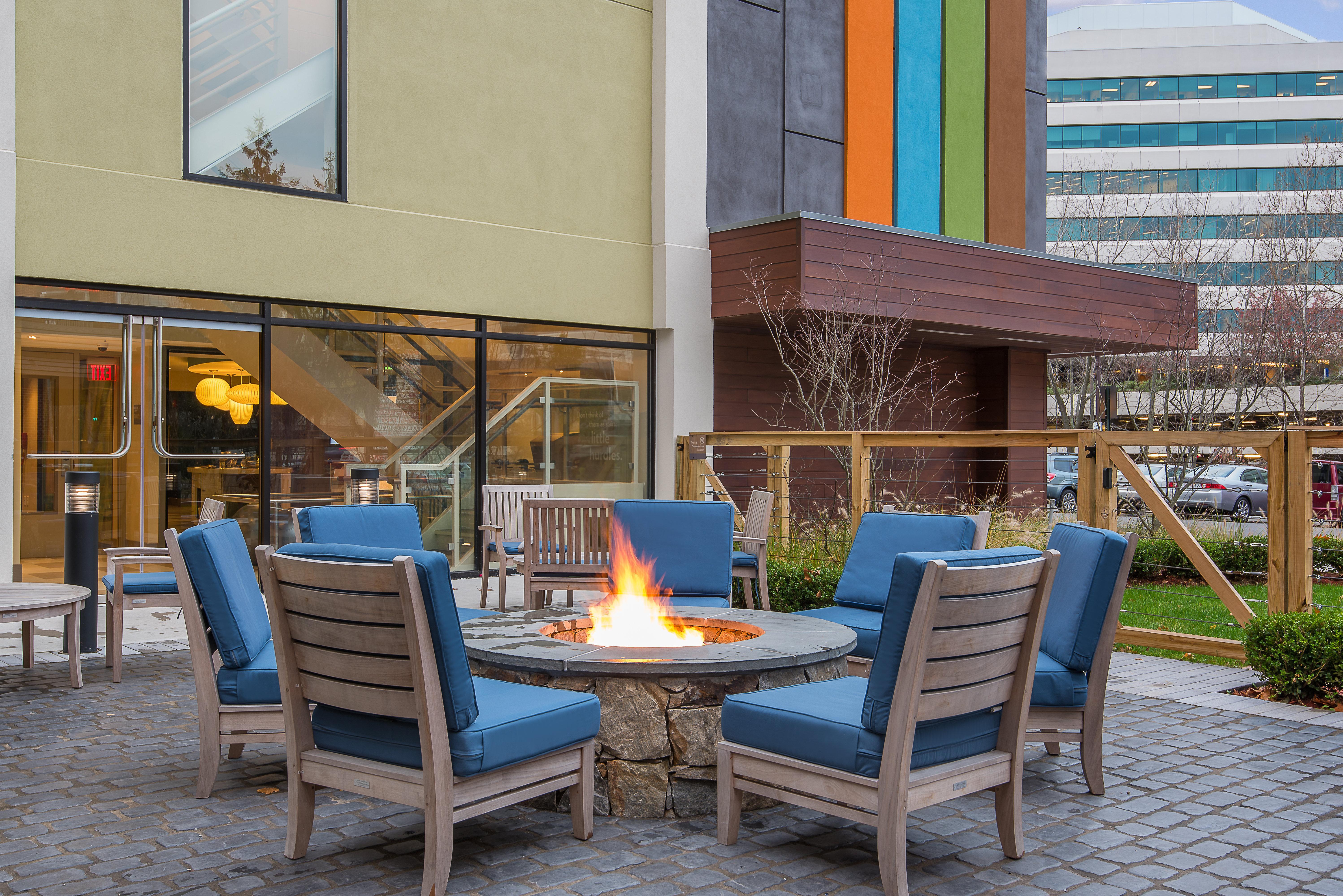 Even Hotel Norwalk By Ihg Bagian luar foto